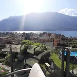 Mari Villa Dervio