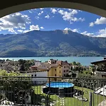 Mari Villa