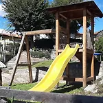 Mari Villa *
